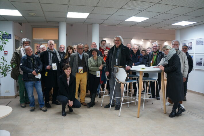 Photo de groupe de la visite de l'ECPAD.